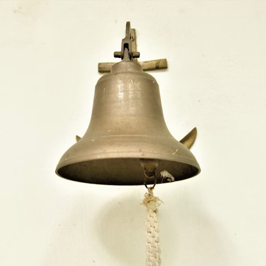 <br><audio controls src='/audio/bell.mp3'></audio><br>One of the keychains I own has a bell which I can pull to make the wings of it flap up. The overall motion reminds me of how one would ring a real metal bell.<br>/Alez. R (2021). a bell hanging on a wall with a rope. Unsplash. https://unsplash.com/photos/a-bell-hanging-on-a-wall-with-a-rope-4OD7NWhwgi8