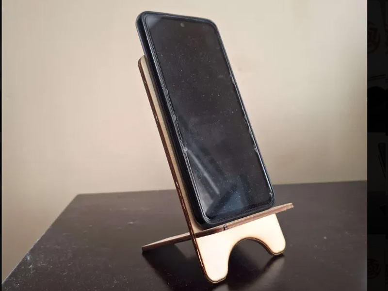 phone on the holder. Overall this part of the activity was very helpful and gave a good run down of the process required if I decide to choose this for the final design.