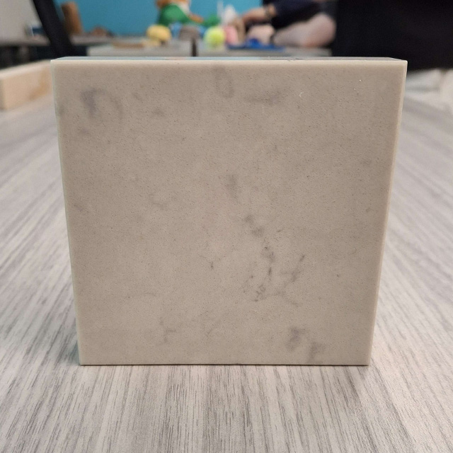 One of my objects is made out of quartz, so I wanted to be able to understand how the texture of stone materials felt like. They’re slightly shiny, opaque, and smooth, with some color and texture on the surface